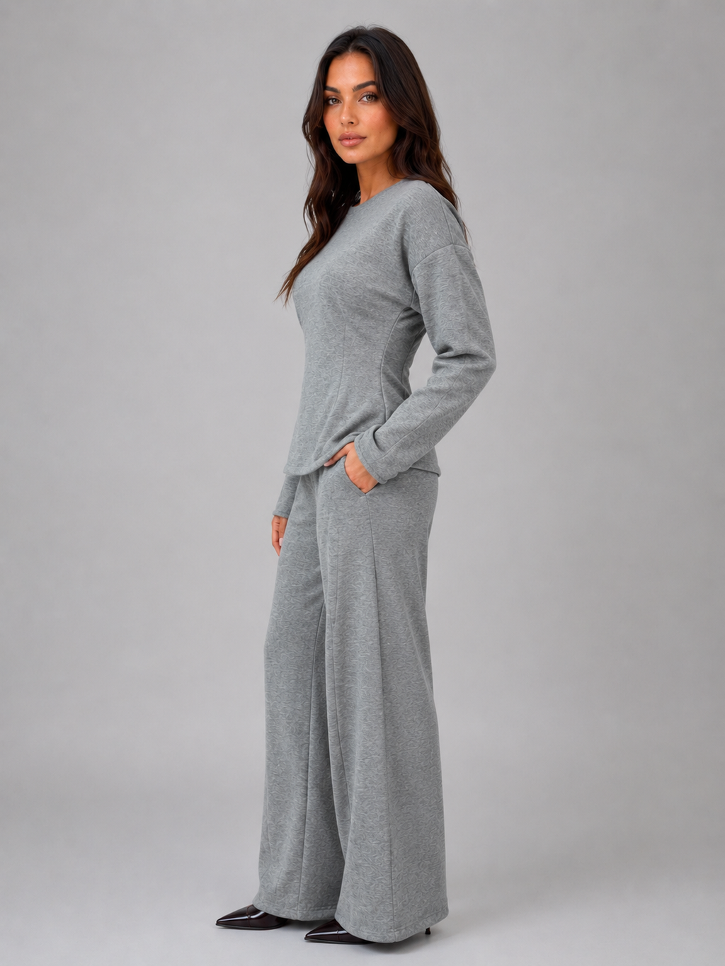 Women’s Soft Lounge Two-Piece Set – Fitted Top & Wide Leg Pants
