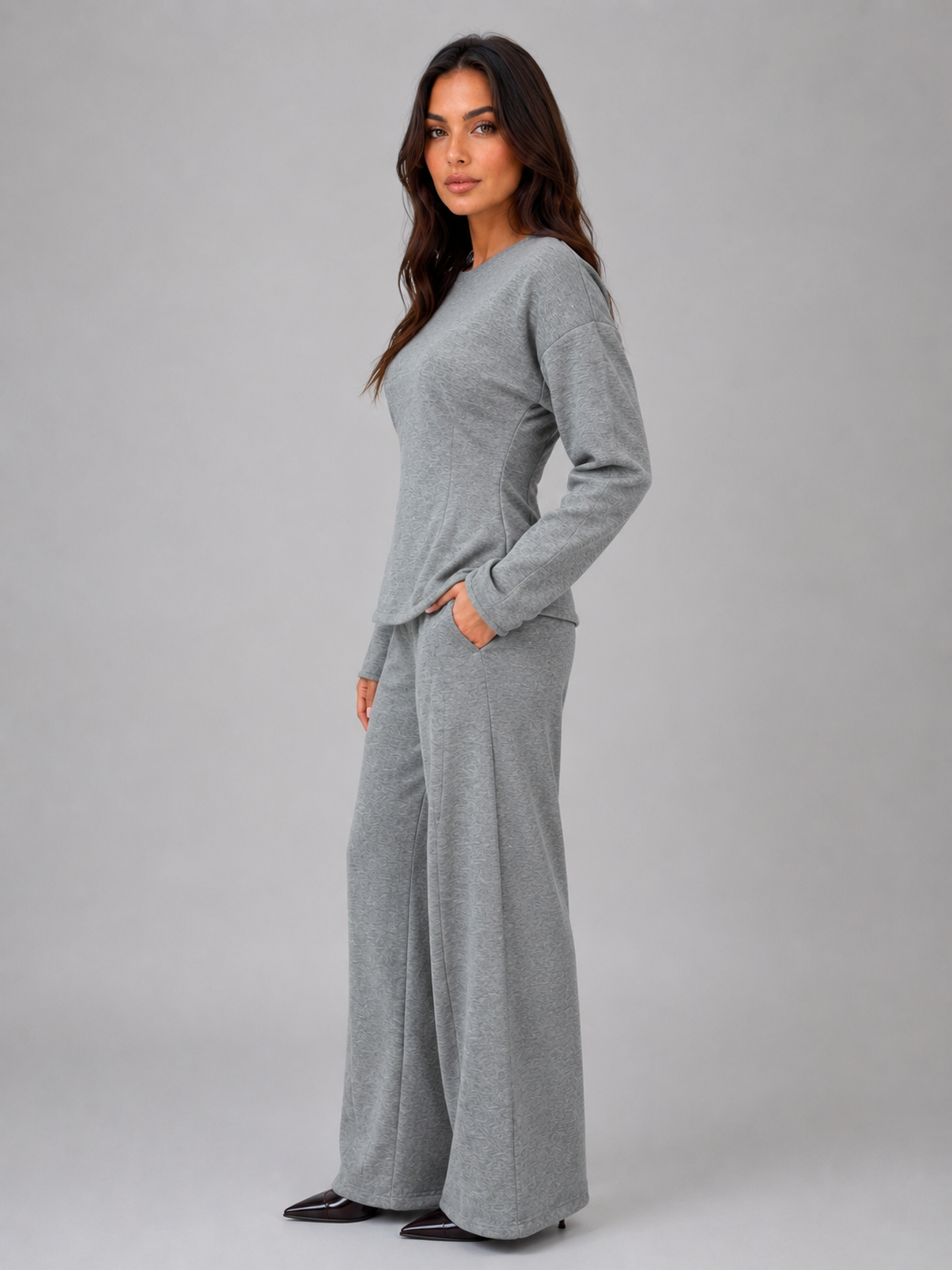 Women’s Soft Lounge Two-Piece Set – Fitted Top & Wide Leg Pants